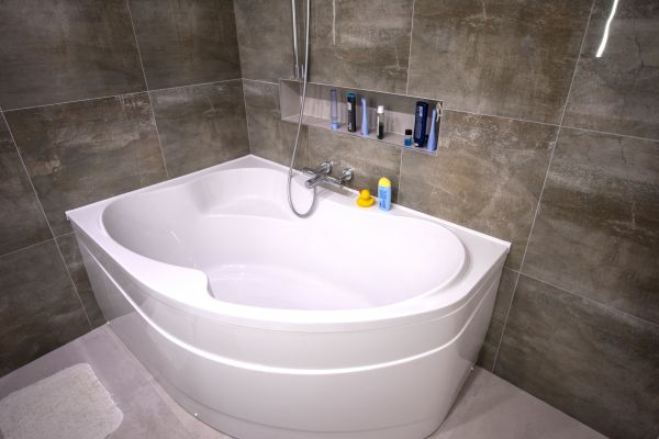 Large Bathtub Installation in Saint Cloud